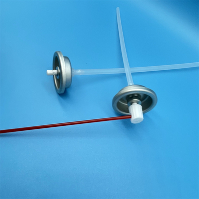 Valve de lubrification WD-40 à double fonction pour basculer entre la pulvérisation liquide et le jet d'air comprimé.