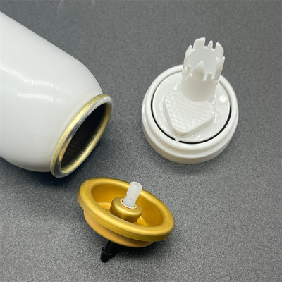 Une soupape de produit de coiffure de précision pour mousse et gel.