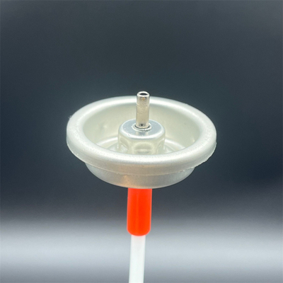 Une valve de mesure d'un pouce avec une valve d'actionneur en forme de L dans un aérosol