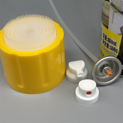 La soupape et le capuchon du nettoyeur de mousse et la sortie de mousse constante