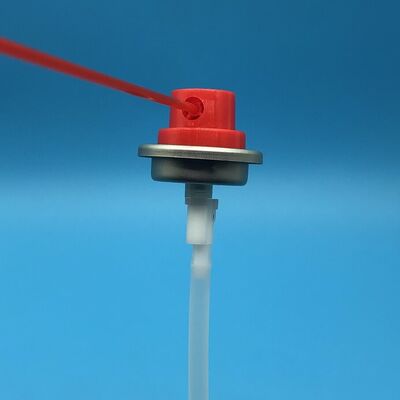 Valve à aérosol à 360 degrés avec actionneur pour le nettoyage automobile