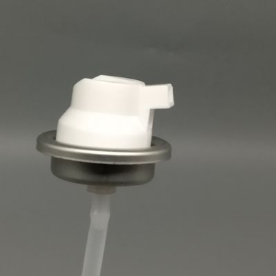 Valve de distribution aérosol pour formulations de mousse et gel à raser