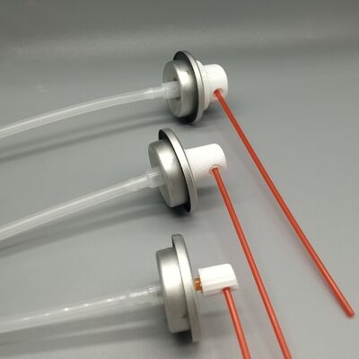 Valve aérosol pour nettoyeur d'injecteurs automobiles avec une résistance chimique supérieure pour les formulations de solvants