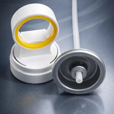 Valve aérosol pour écran solaire à large diffusion pour application multi-angle