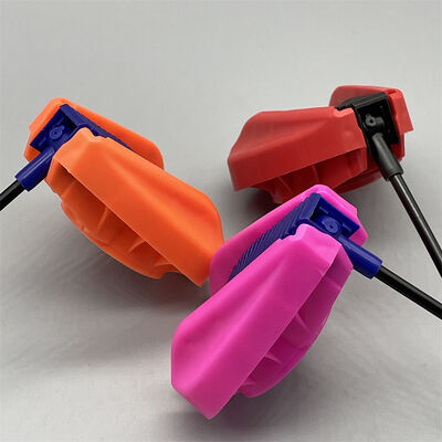 Couvercle de pulvérisation pliable à deux voies pour les canettes d'aérosol avec direction de pulvérisation réglable pour les applications industrielles et domestiques